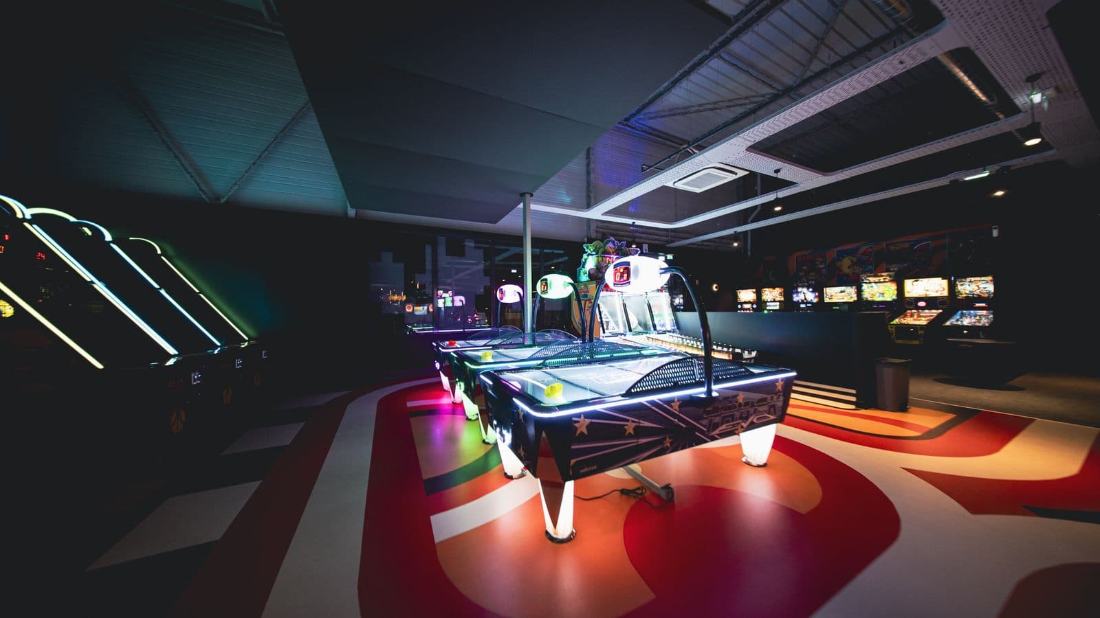 Bar à jeux à Tours : arcade, jeux de société, billard ou fléchettes ?